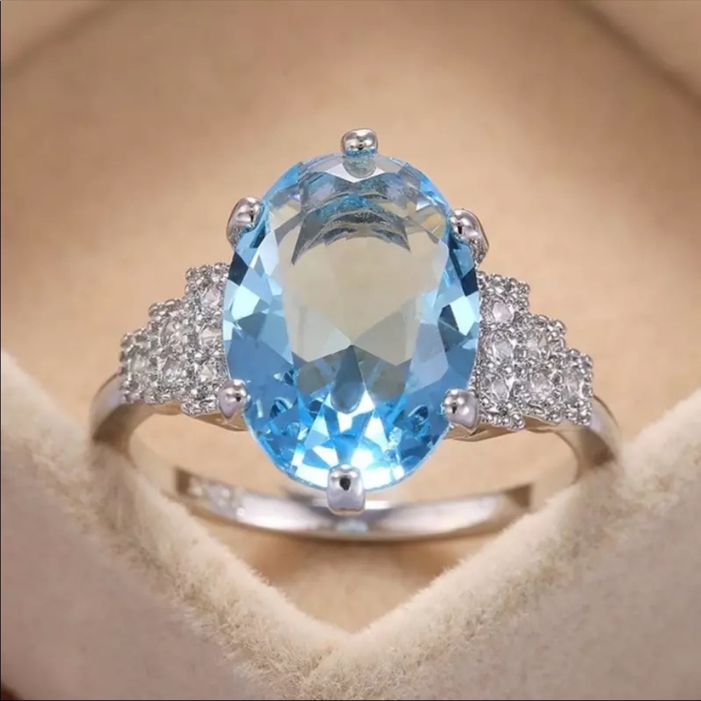 New Elegant 925 Silver Beautiful Aquamarine Ring